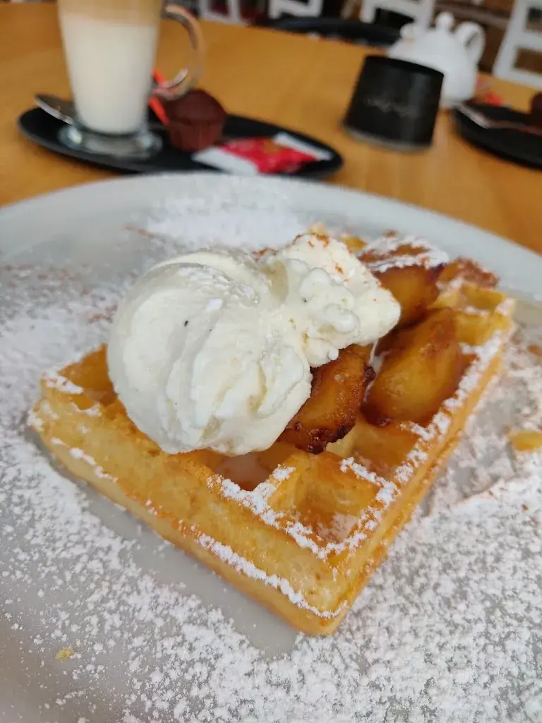 Bart Mommens_IJssalon Brasserie BAS_Boortmeerbeek_review