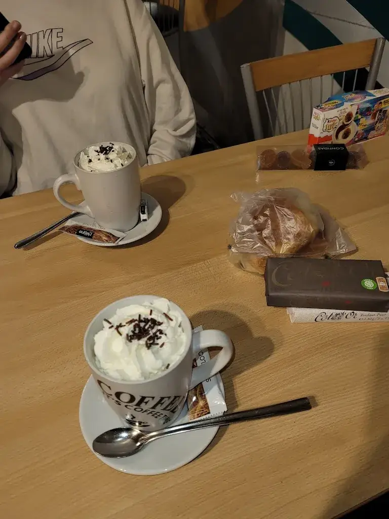 Catherine Yverneaux_Bernadette & Fabrice_Momignies_review