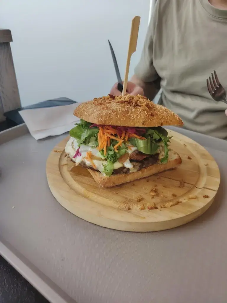 Gabriella Lebrun_Le Golden Snack de la Douane_Momignies_review