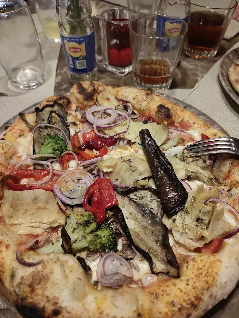 Iardena Hernández_ACQUA E FORESTA_Flémalle_review