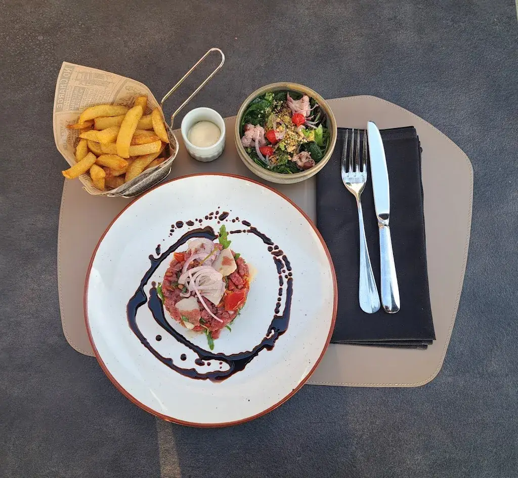 La Table by coQuentin_Fernelmont_slider_image_3