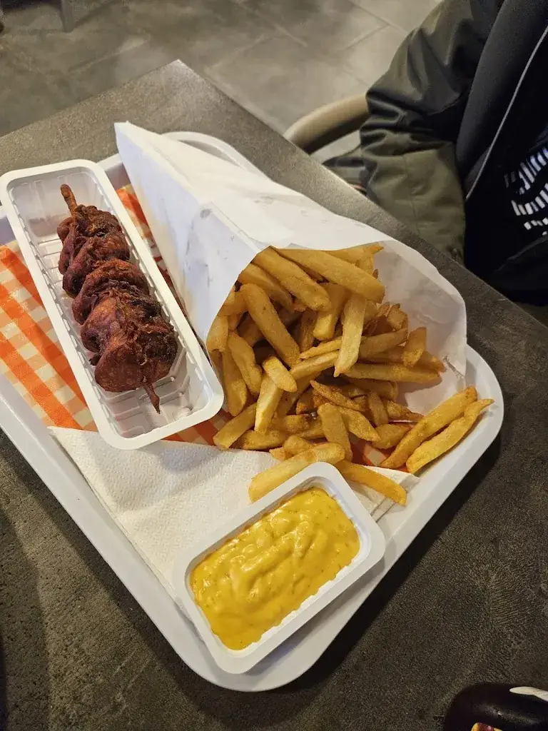 Au Vitoulet - Friterie_Onhaye_slider_image_2