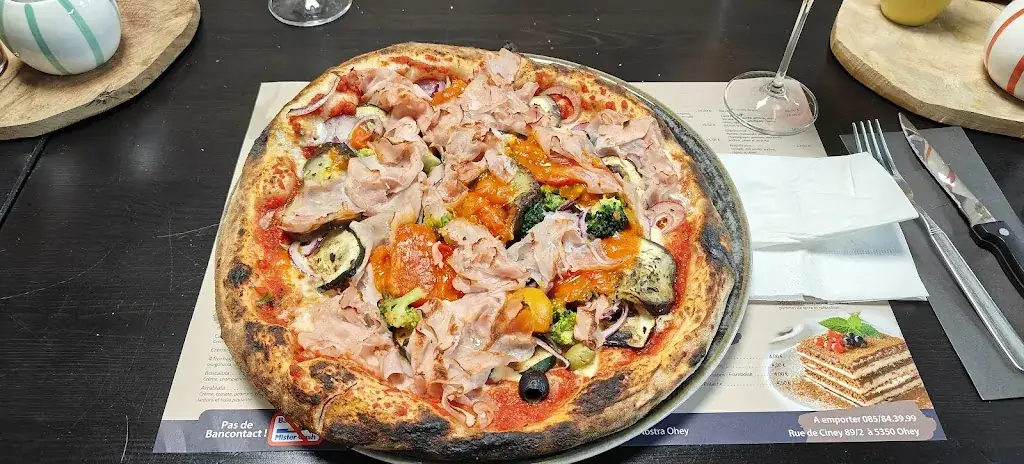 Luca Santamaria_Pizzeria Casa Nostra_Ohey_review