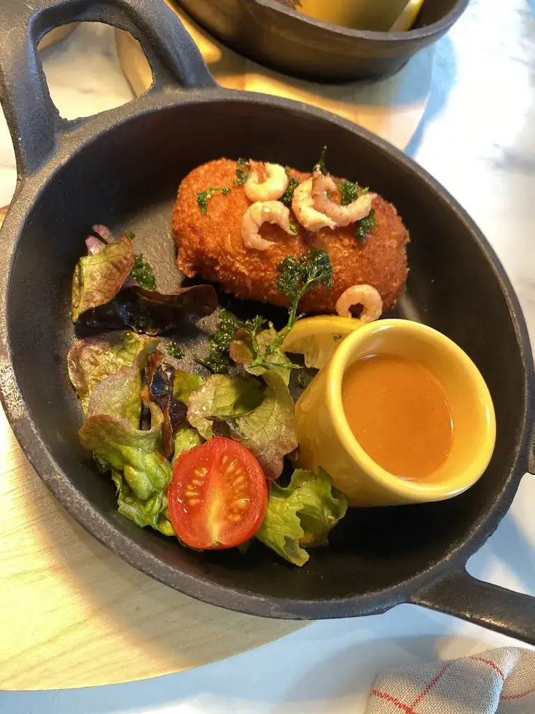 Chez Plum_Oreye_slider_image_2