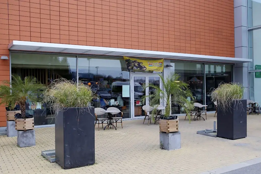 La Vie Parisienne Restaurant in Nivelles