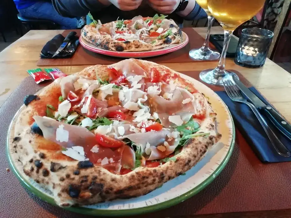 Laetitia Gatti_La boîte à pizza_Pecq_Bewertung