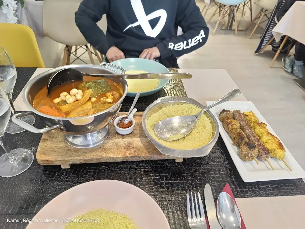 Florencia Abrati_Le Phenicien_Philippeville_review