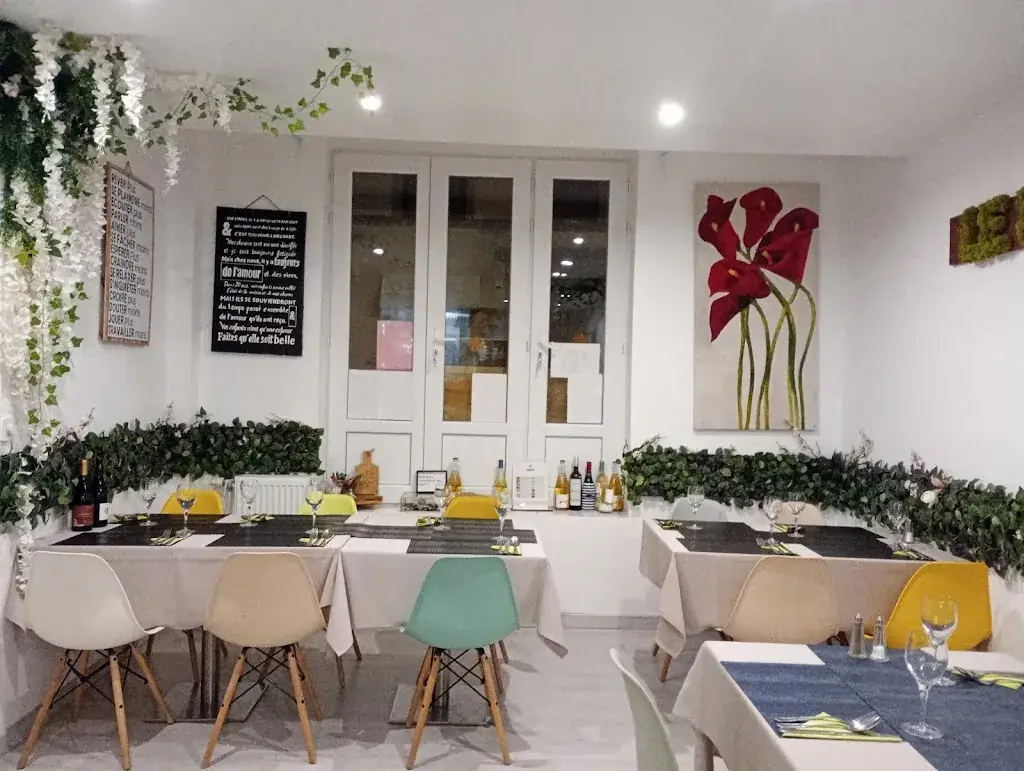 Le Phenicien restaurant in Philippeville