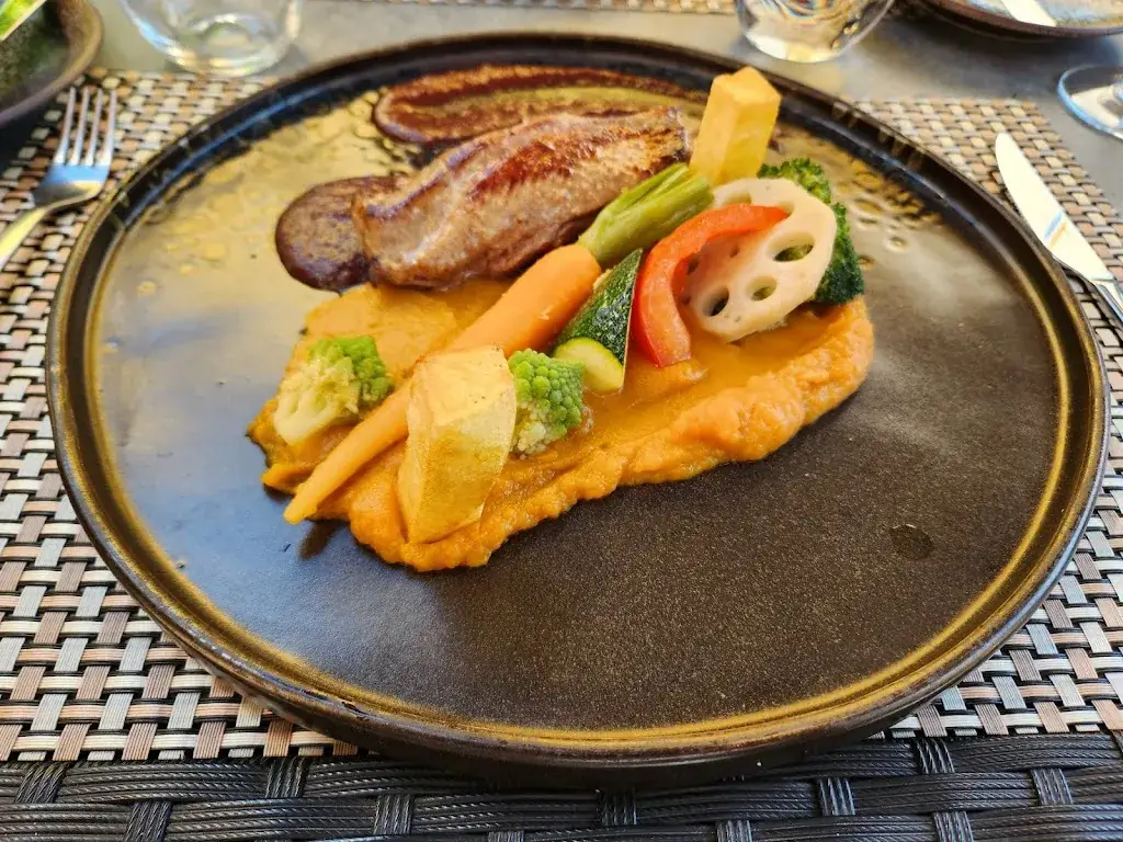 xavier donceel_Le 37e Parallèle_Perwez_reseña