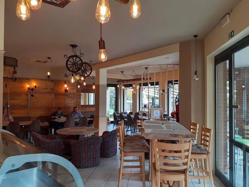 Le Mont Blanc Restaurant in Perwez