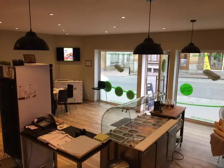 LaMieCale Perwez_Perwez_slider_image_2