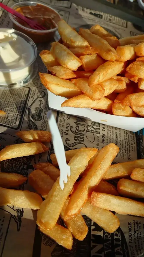 Le Comptoir de la Frite By Val Restaurant in Perwez