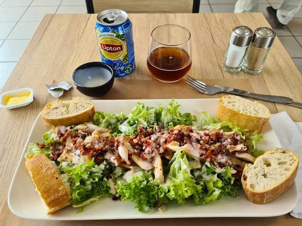 Vanessa Lepine_Sacrée Simone_Perwez_review