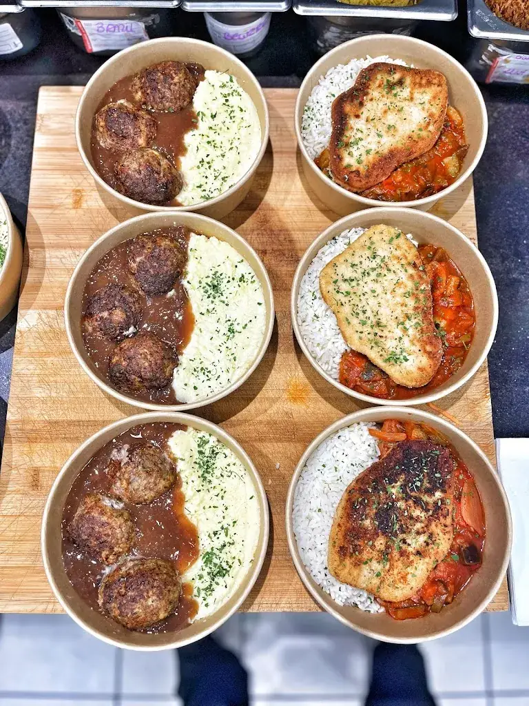 Sacrée Simone_Perwez_slider_image_3