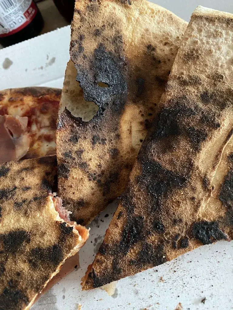 MONSTERHive_L'Improviste_Pont-à-Celles_review