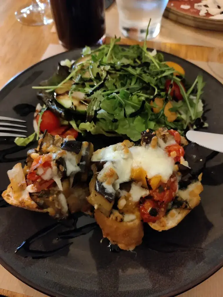 rebecca wakefield_La Vache à Carreaux_Mons_review