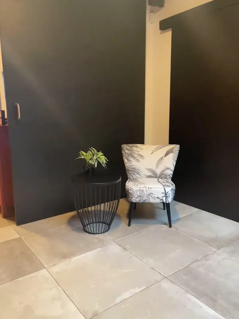 Ellegancia S_Vis à vis_Mons_review