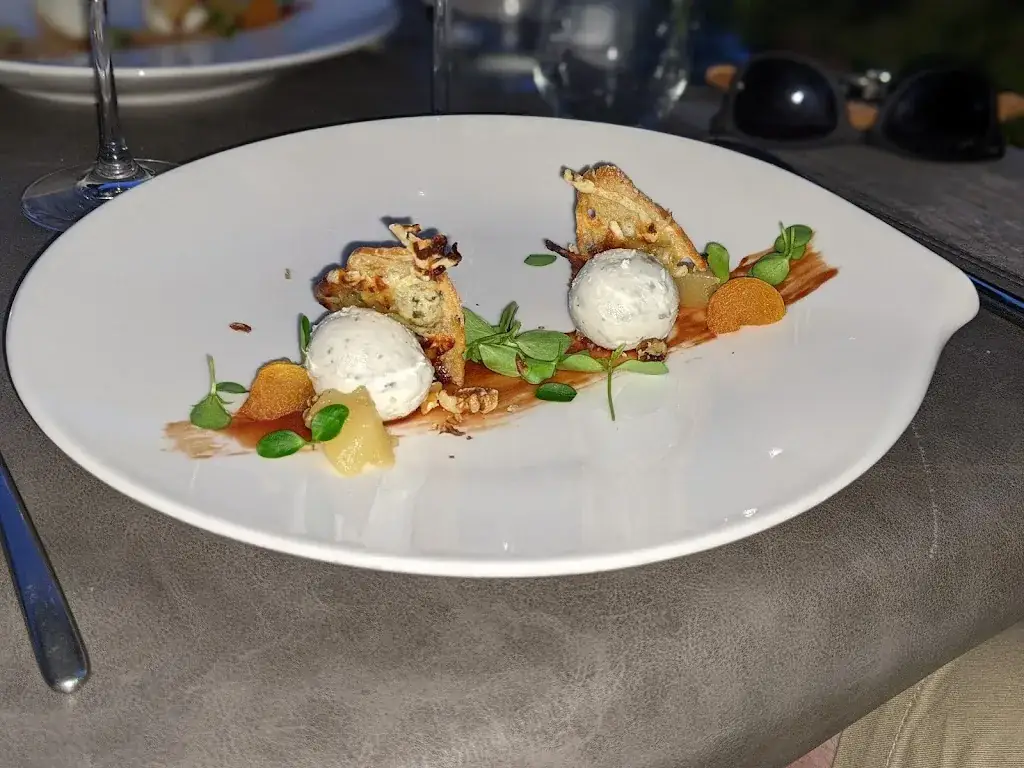 Xavier Thirionet_Maxens_Mons_review