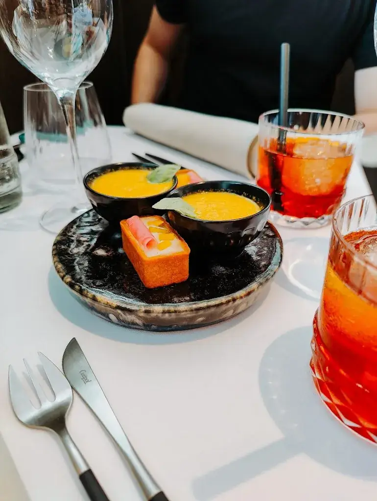 Leonie_Osmose_Mons_review