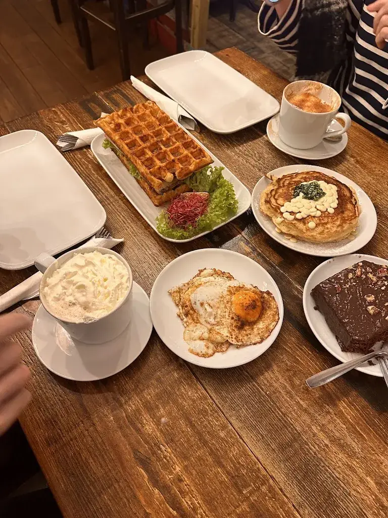 Hind Ali_Texas Coffee House_Mons_Bewertung