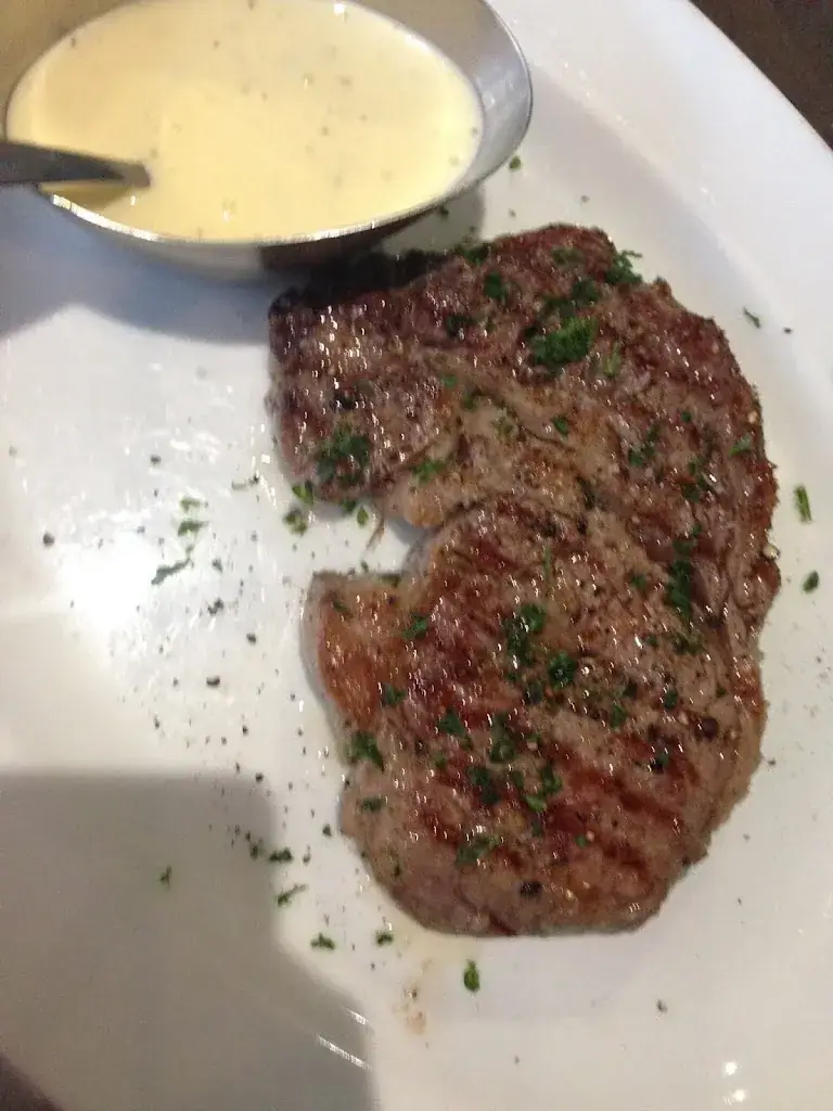 Dakota_Restaurant Oscar_Mons_review