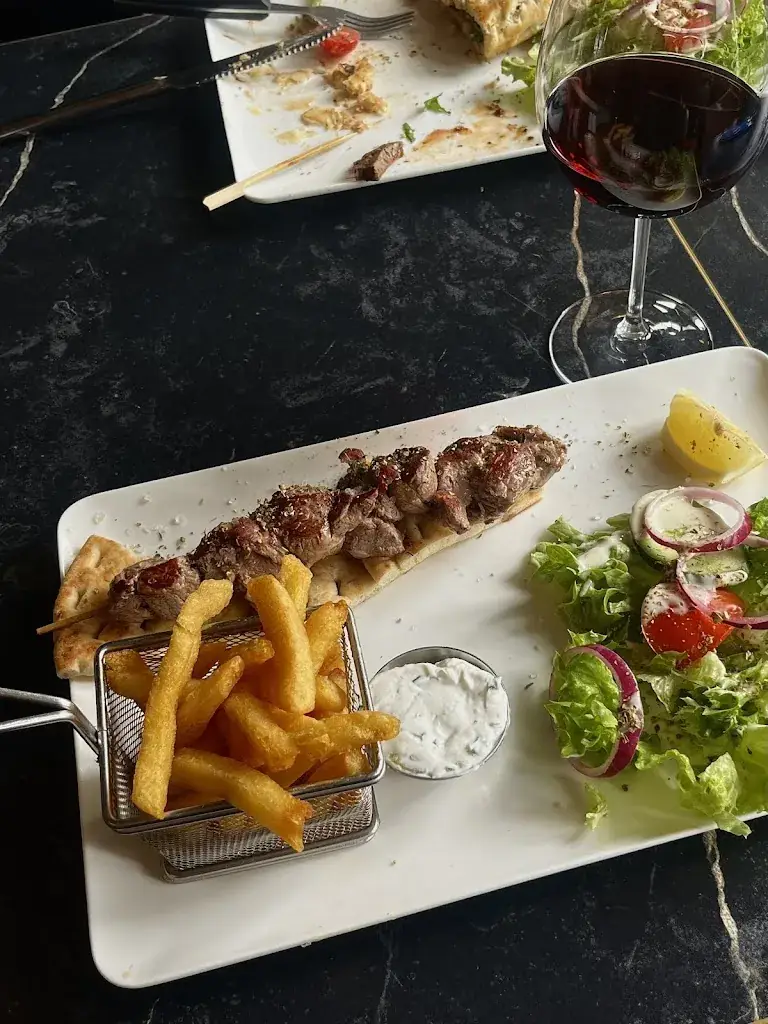 고즈넉_Maxime's_Mons_Bewertung