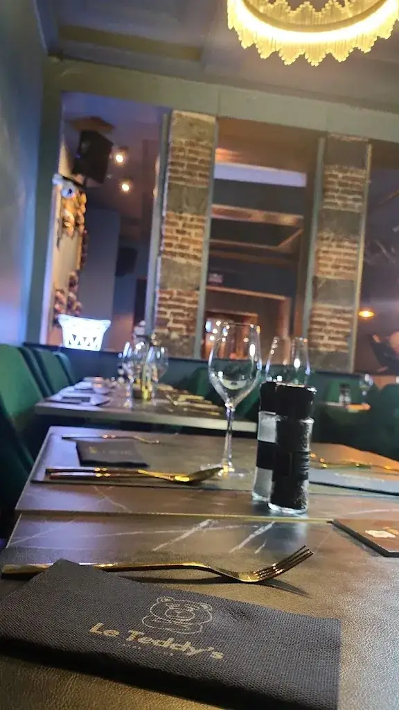 Stacey _l18_Le Teddy's_Mons_Bewertung