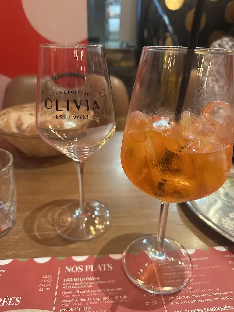 Lucas CHX_Olivia_Mons_review