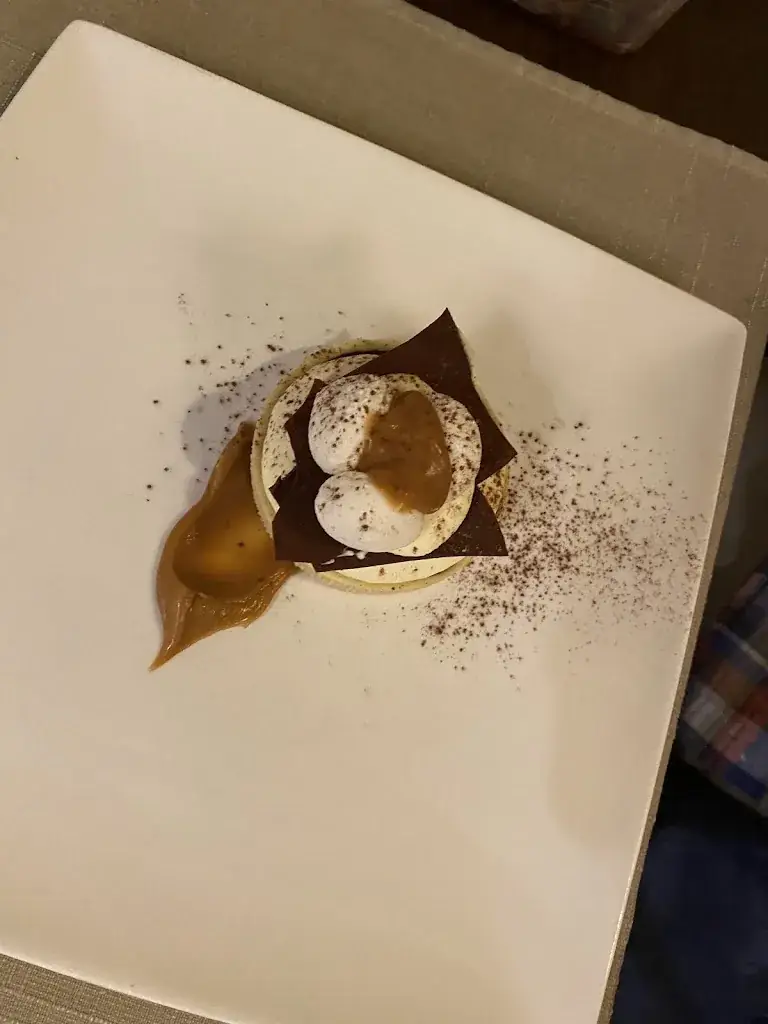 eric huffman_Le 44_Mons_review