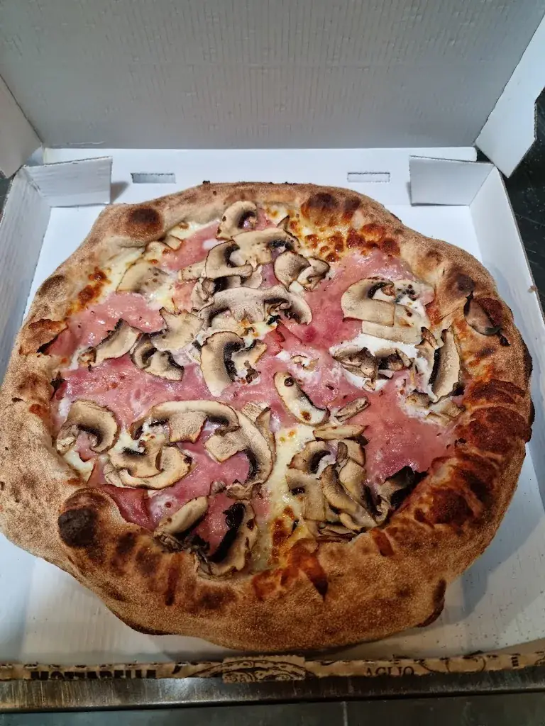 Menu_Crispy Pizza_Ramillies_image_6