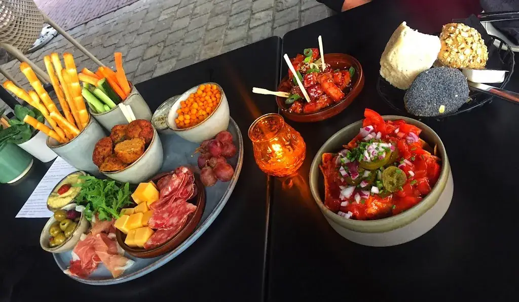 Carré Confituur -- ontbijt - lunch - bar --_Brecht_slider_image_3