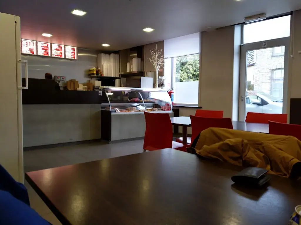 Kaat Dbvr_Frituur ons Dorp Leisele_Alveringem_review