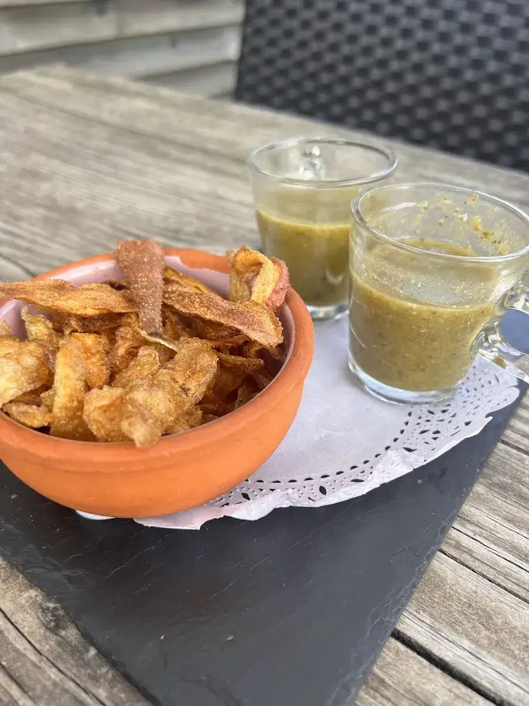 Ineta Stankute_Le chalet_Saint-Hubert_review