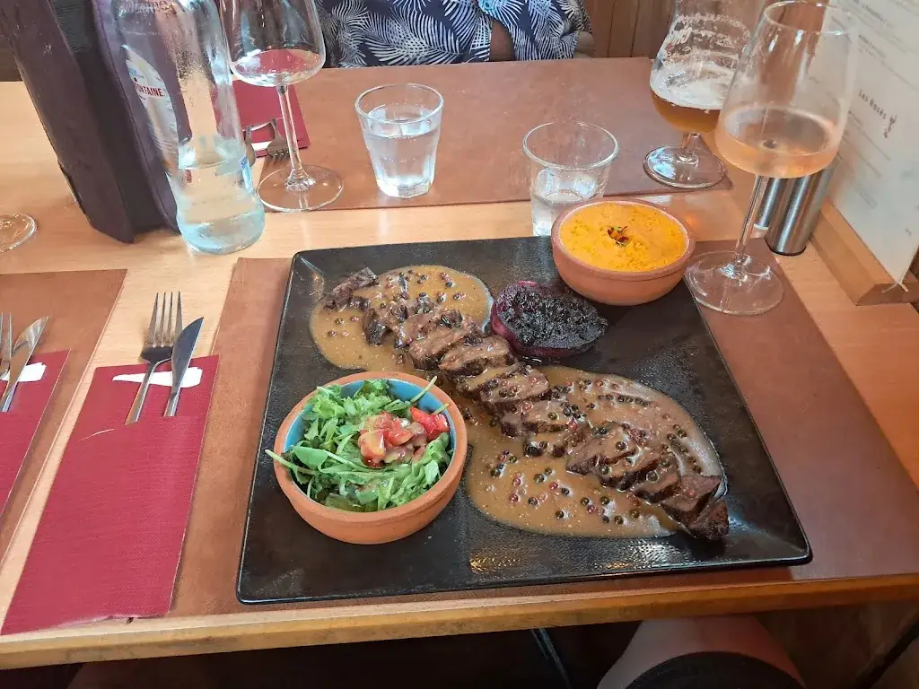 Norbert Pompier_Le chalet_Saint-Hubert_review