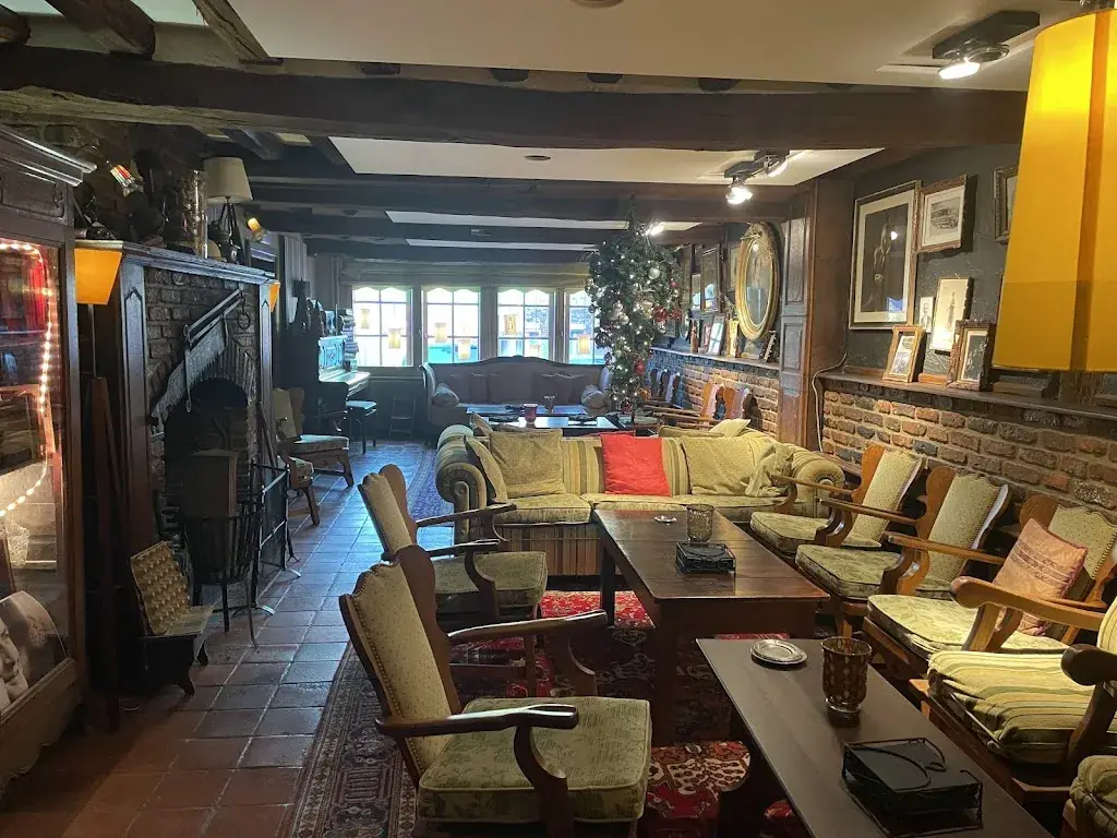 L'Eau Antique - La Fontaine Du Sabotier restaurante en Saint-Hubert