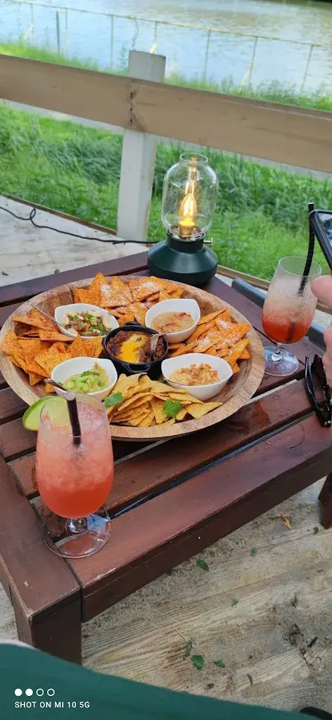 Amel “Erza Scarlett” S_Le Nautic Lodge_Seneffe_review