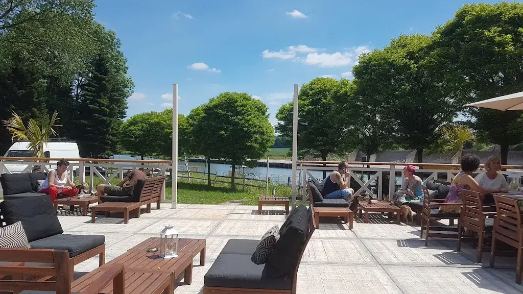 Le Nautic Lodge restaurante en Seneffe