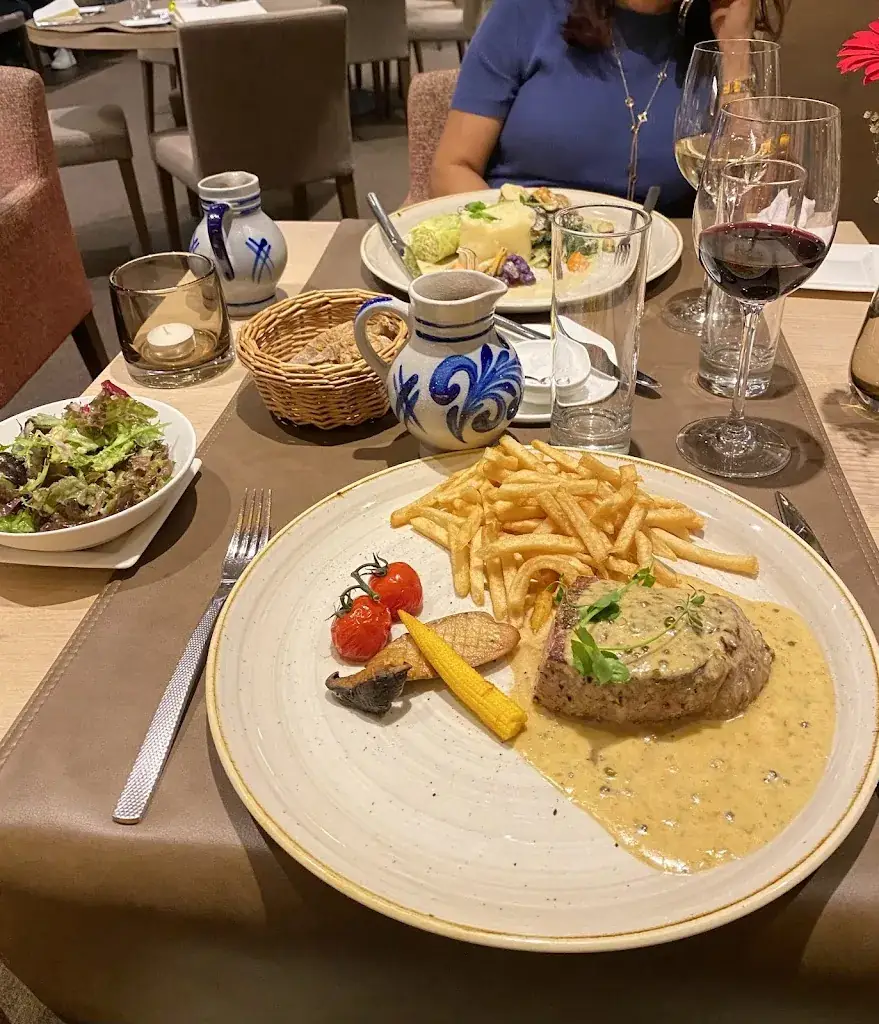 Roberto Revilla Junco_Pip-Margraff Hotel_Vith_avis