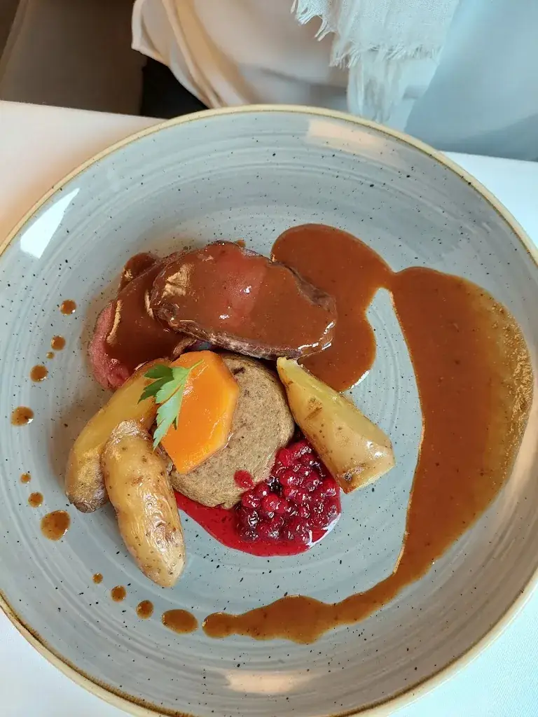 Bernard Petit_L'acacia - Training Center Horeca_Seraing_review