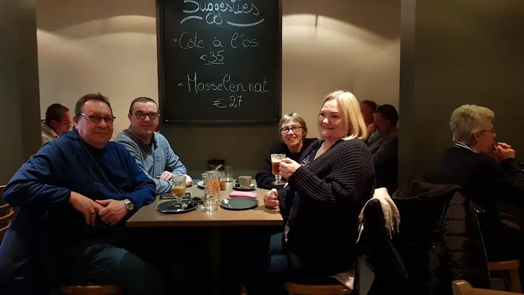 Stijn Corstjens_Moeder Lambik_Bredene_review