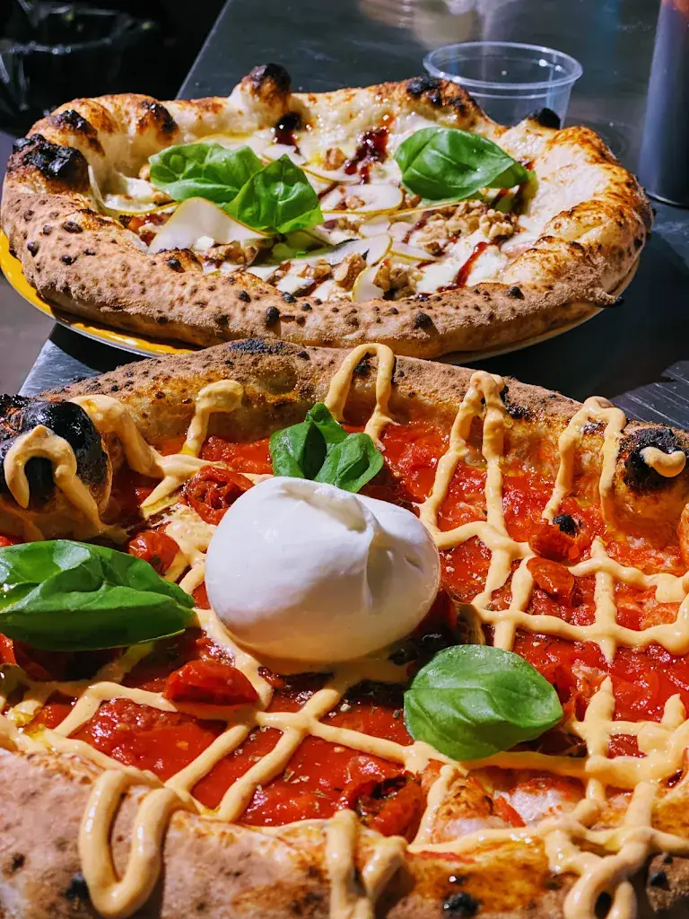 Della Madonna_Seraing_slider_image_3