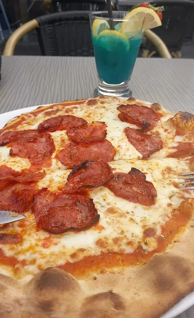 M Hoffman_Piccolo piazza_Stavelot_Bewertung