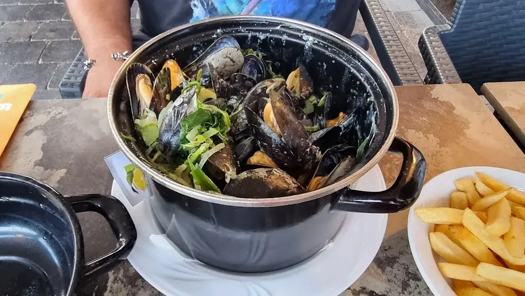 Eden Brzozowa_Le Campagnard_Tellin_reseña