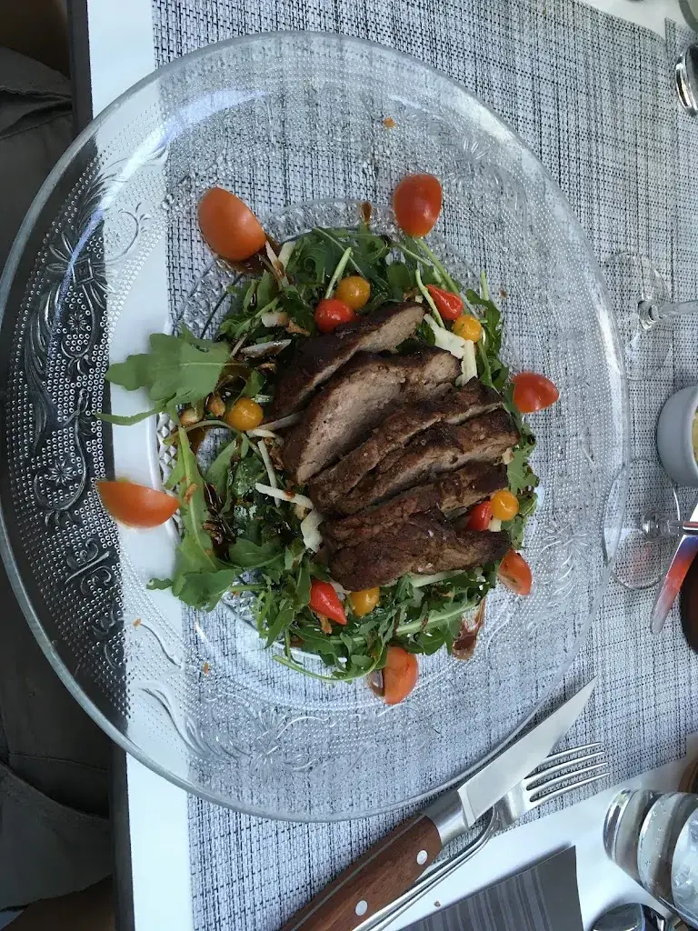 Daneron_Un Air de Famille_Theux_review