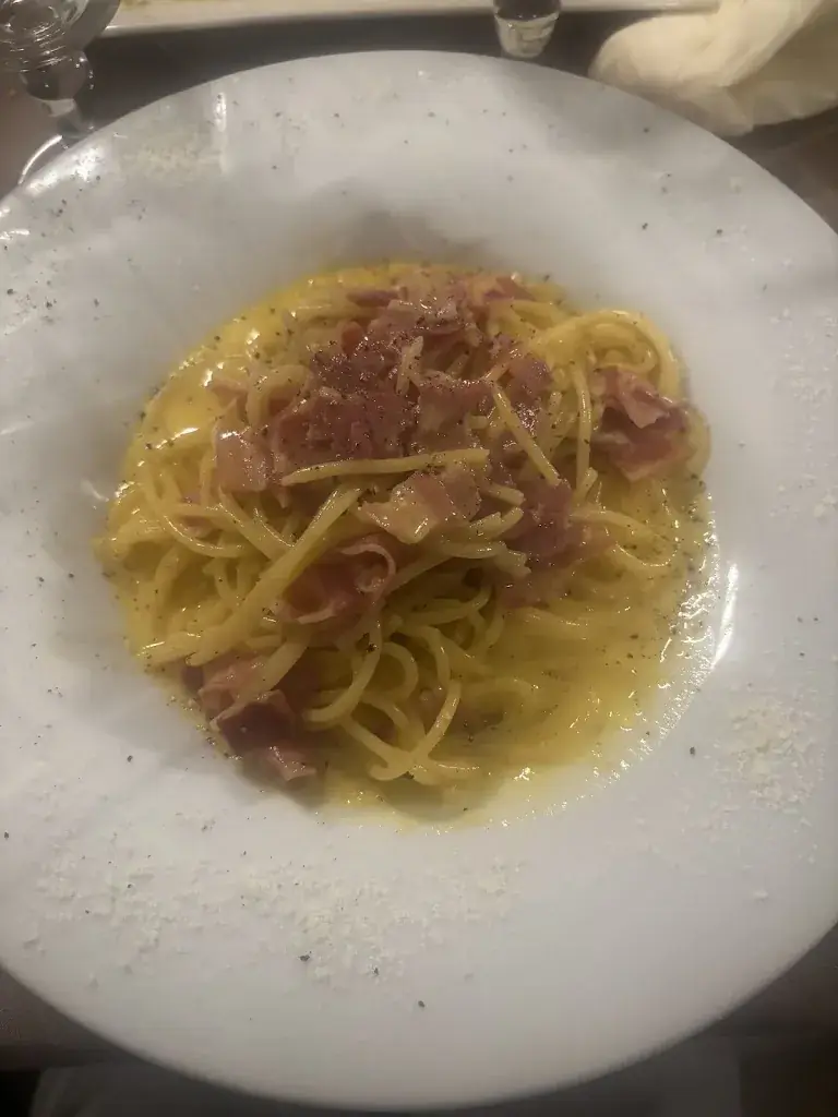 Elliot Burton_Lo Stromboli_Gembloux_review