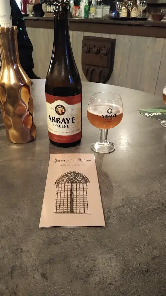 Omar Israel Garcia_Caves de l'Abbaye d'Aulne_Thuin_reseña