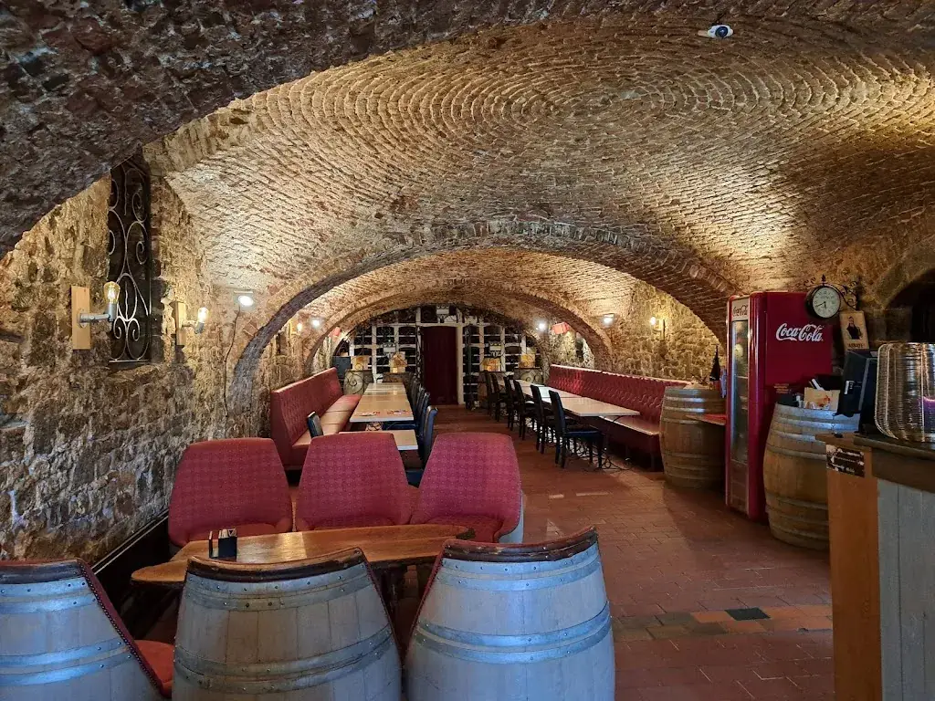 Caves de l'Abbaye d'Aulne_Thuin_slider_image_1