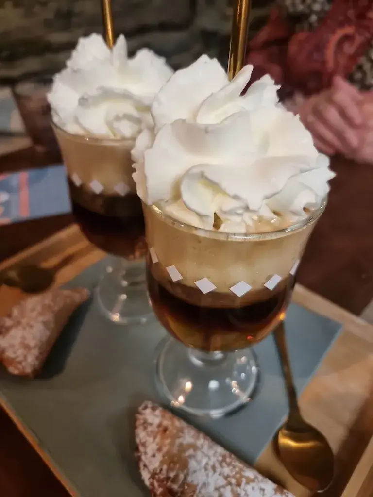 Michael DELVAEYE_Le Lacet Bleu_Tournai_reseña