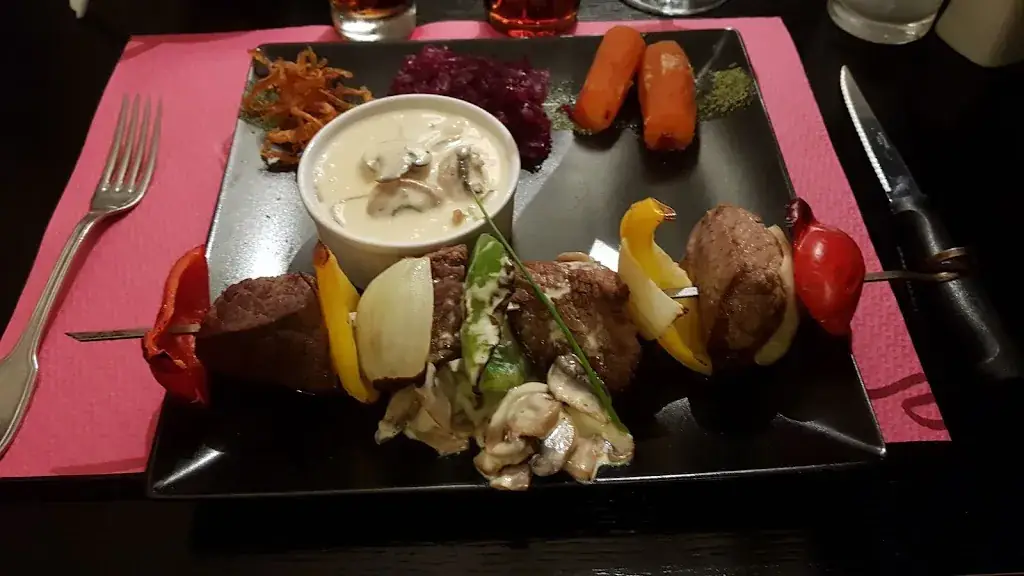 Menü_Restaurant de la place/Dina_Trois-Ponts_Bild_9