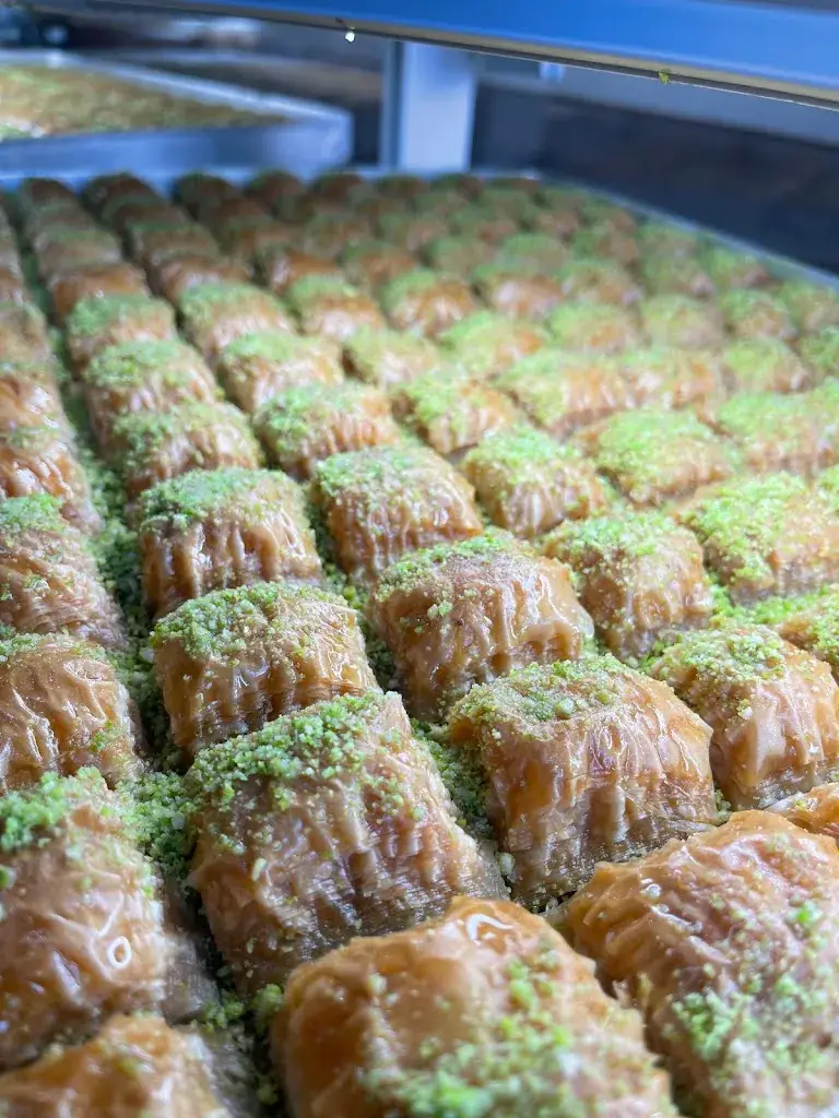 Chez Tahsim_Trois-Ponts_slider_image_3